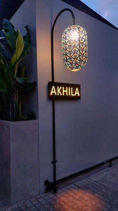 Akhila 1 - 1 Bedroom Modern Tropical Villa At The Heart Of Seminyak المظهر الخارجي الصورة